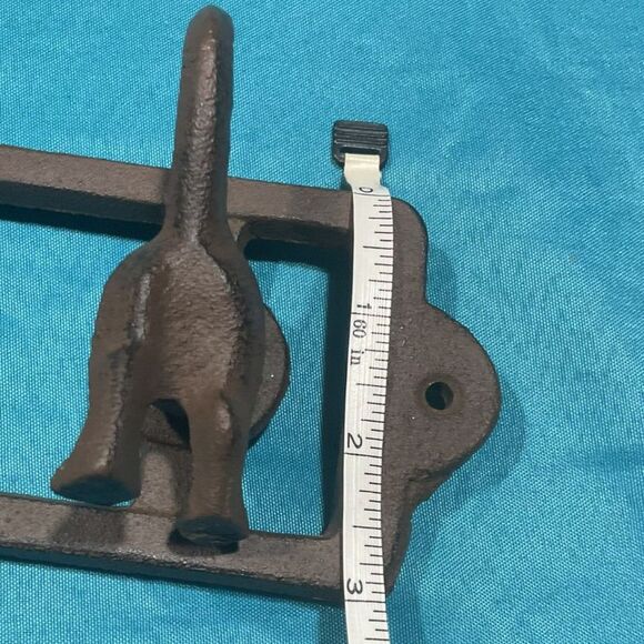 Cast Iron Dog Butt Wall Hanger - Picture 5 of 5
